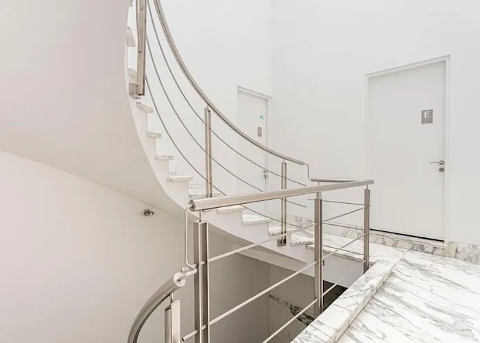 Condesa Amsterdam B Inviting 2br, 1ba With Modern Touches On Amsterdam Avenue