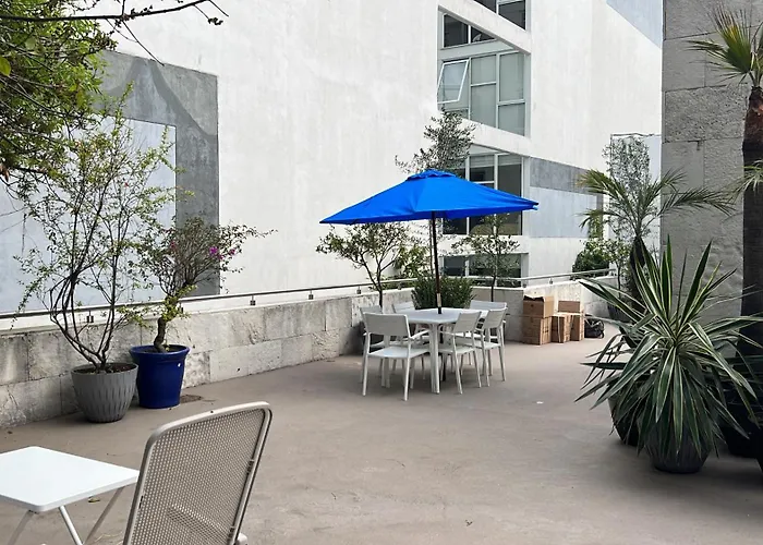 Condesa Amsterdam B Inviting 2br, 1ba With Modern Touches On Amsterdam Avenue