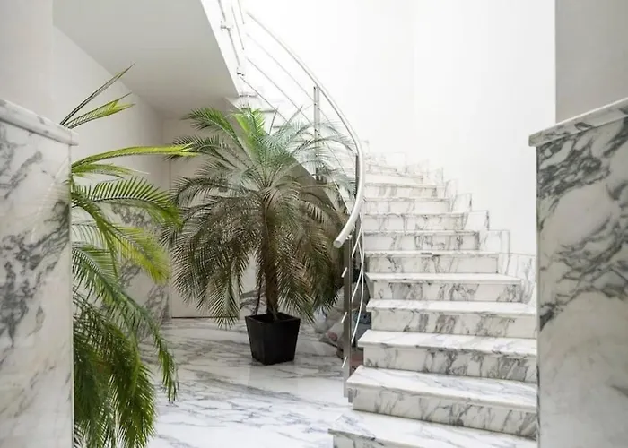 別荘 Condesa Amsterdam B Inviting 2br, 1ba With Modern Touches On Amsterdam Avenue *